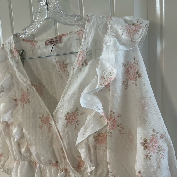 BCBGeneration Floral Swiss Dot Ruffled Peplum Top LIKE NEW!! - Picture 6 of 10